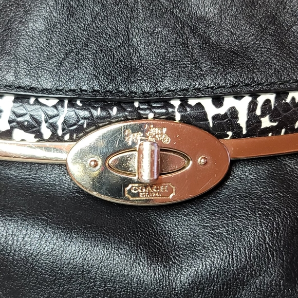 Coach purse - Picture 5 of 5